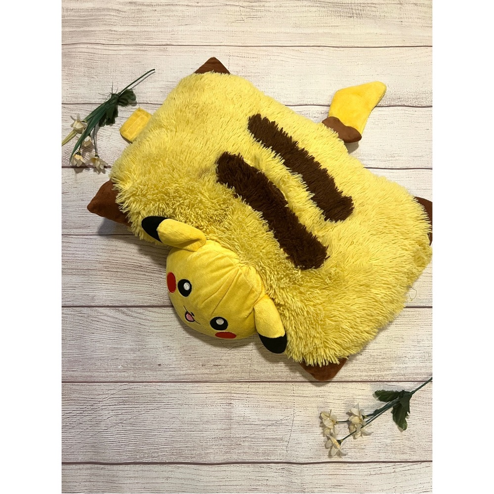 Pokémon Pikachu Reversable Pillow Pet